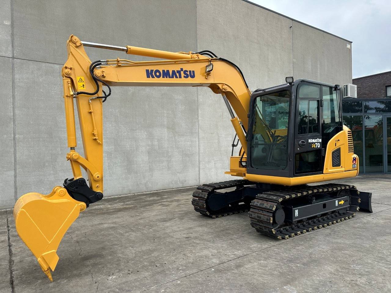 Midi excavator Komatsu PC70-8 Diesel 2014