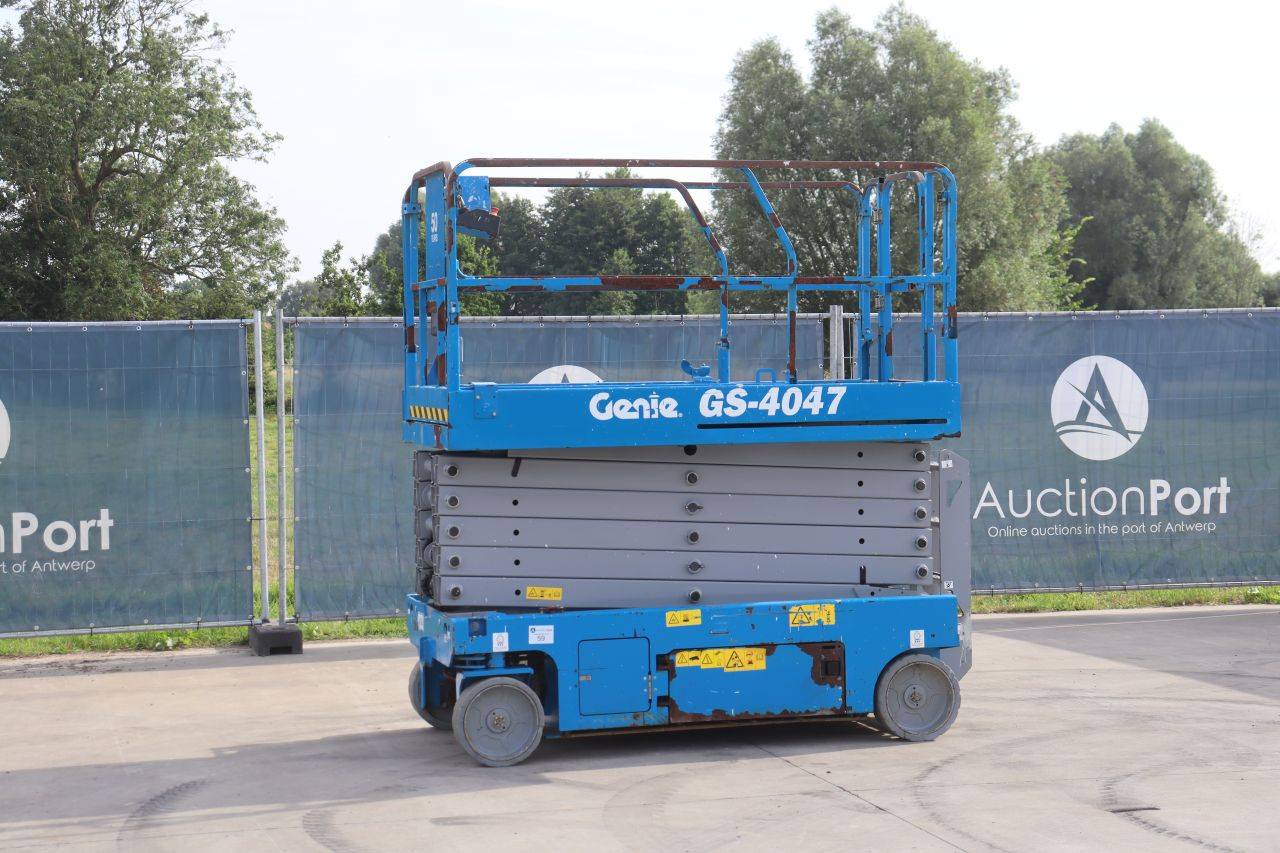 Genie GS-4047 Electric Scissor Lift 350kg 13.75m 2016
