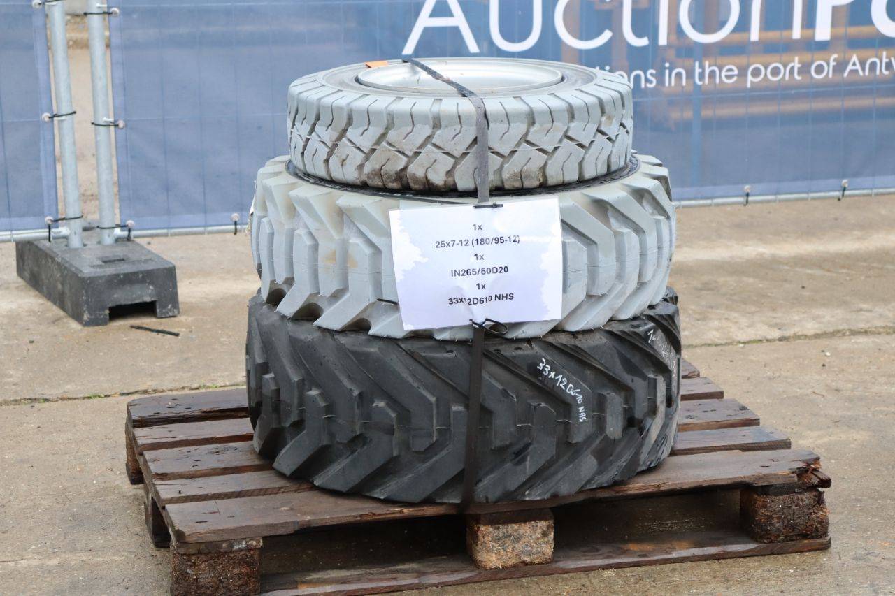 Set of 3 Magnum/Solideal tires