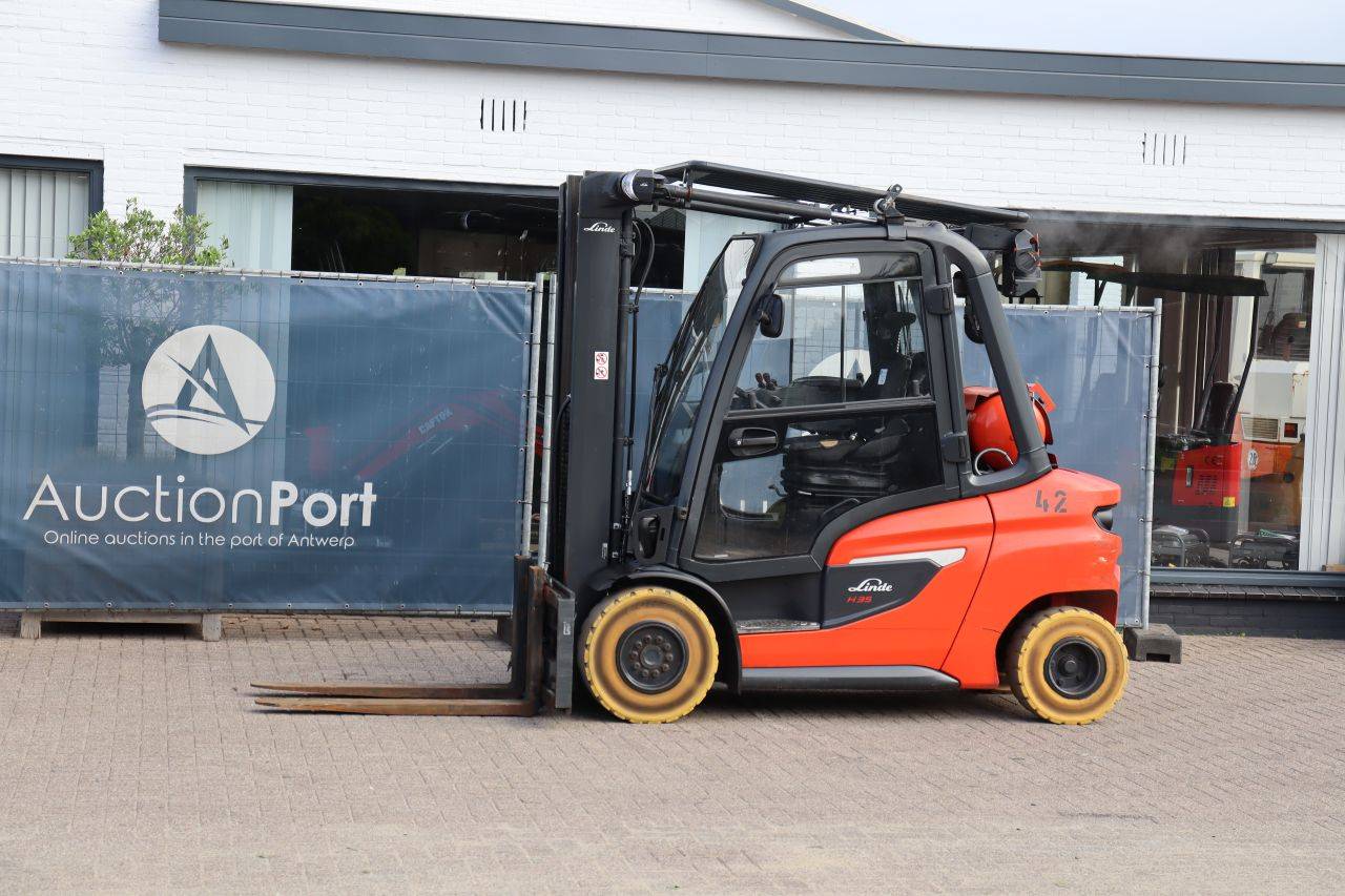 Carrello elevatore Linde H35T-01 a GPL, portata 3500 kg, anno 2020