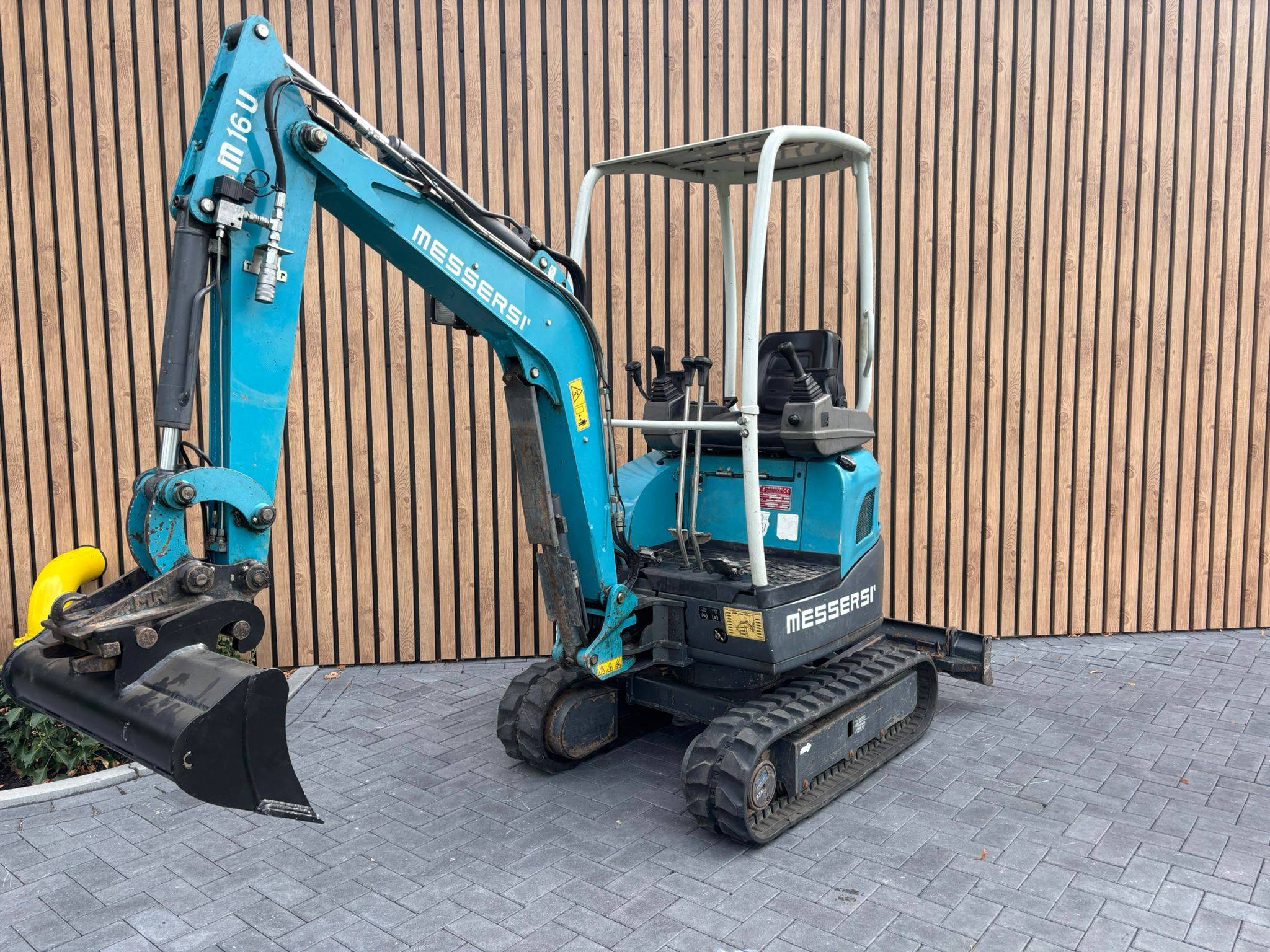 Mini excavator Messersi M-16U Diesel 14kW 2012