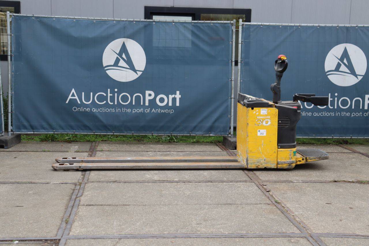 Pallet truck Komatsu MWP30F1R Electric 3000kg 2009