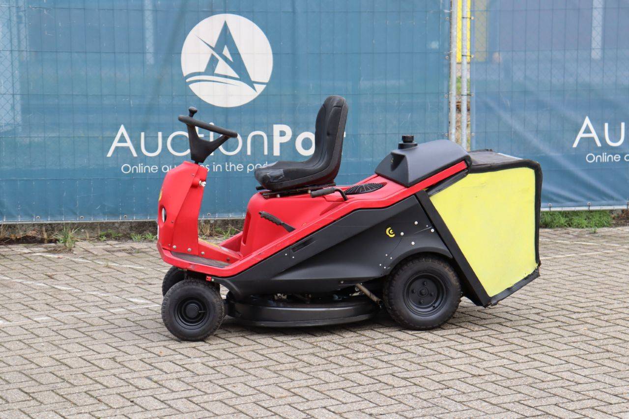 Giani Ferrari GTM Petrol 15.5 hp riding lawn mower
