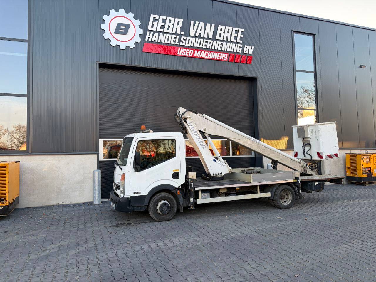 Nissan Cabstar Self-propelled Aerial Platform with Multitel 160ALU 16.5m Aerial Platform 2008