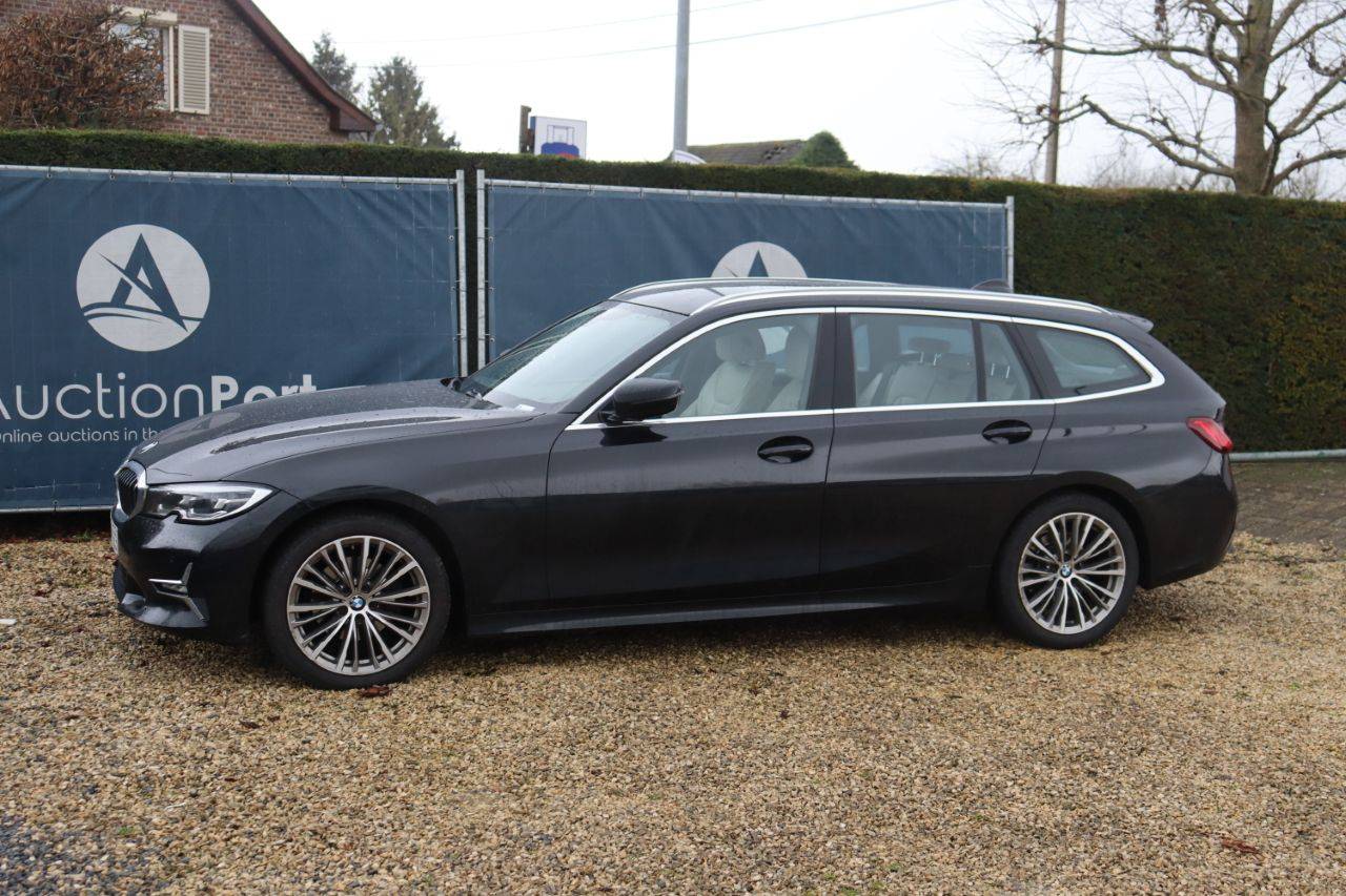 Station wagon BMW 320d Diesel 163 hp 2020