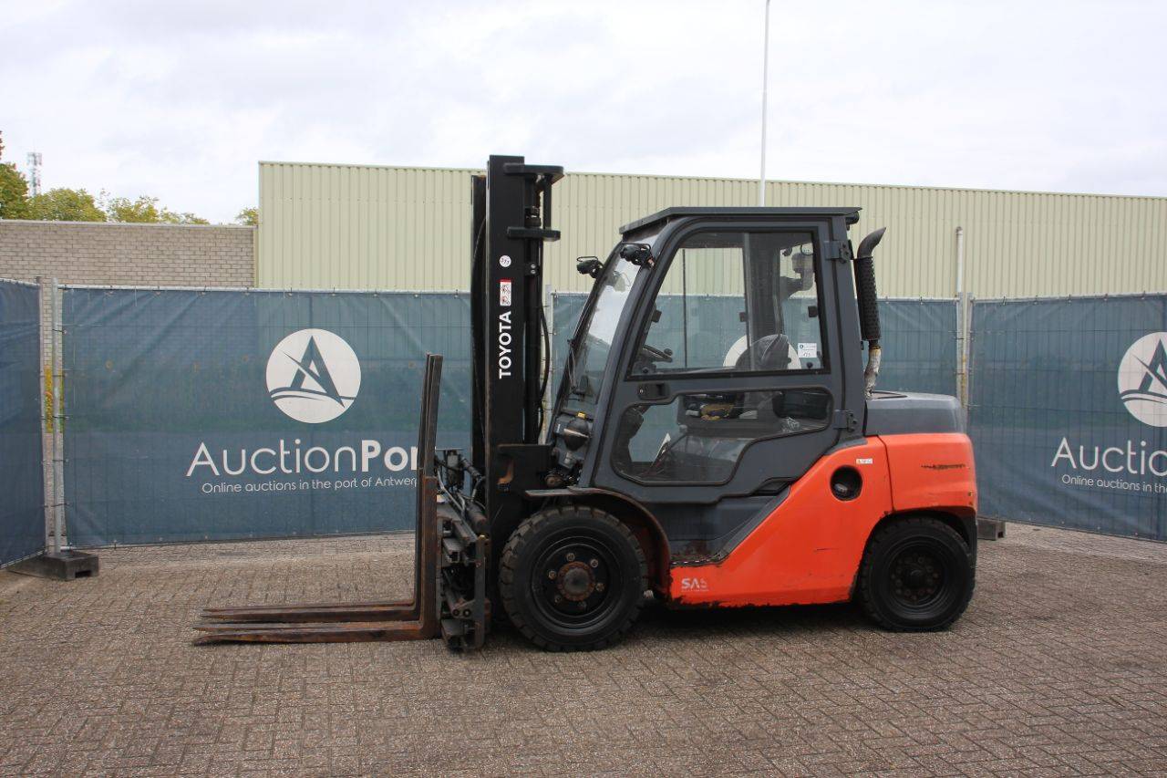 Forklift Toyota 40-8FD40N Diesel 4500kg 3.7m 2016