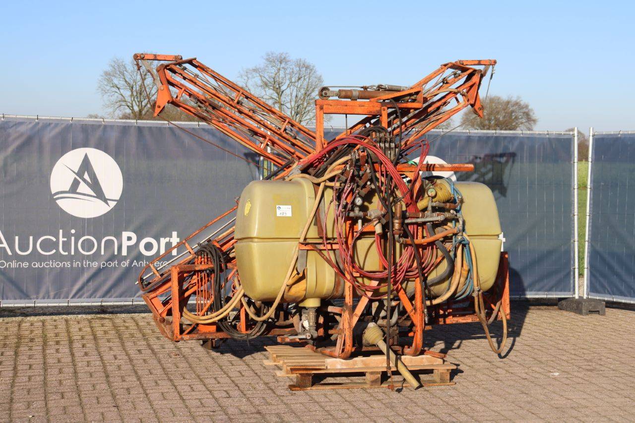 Field sprayer