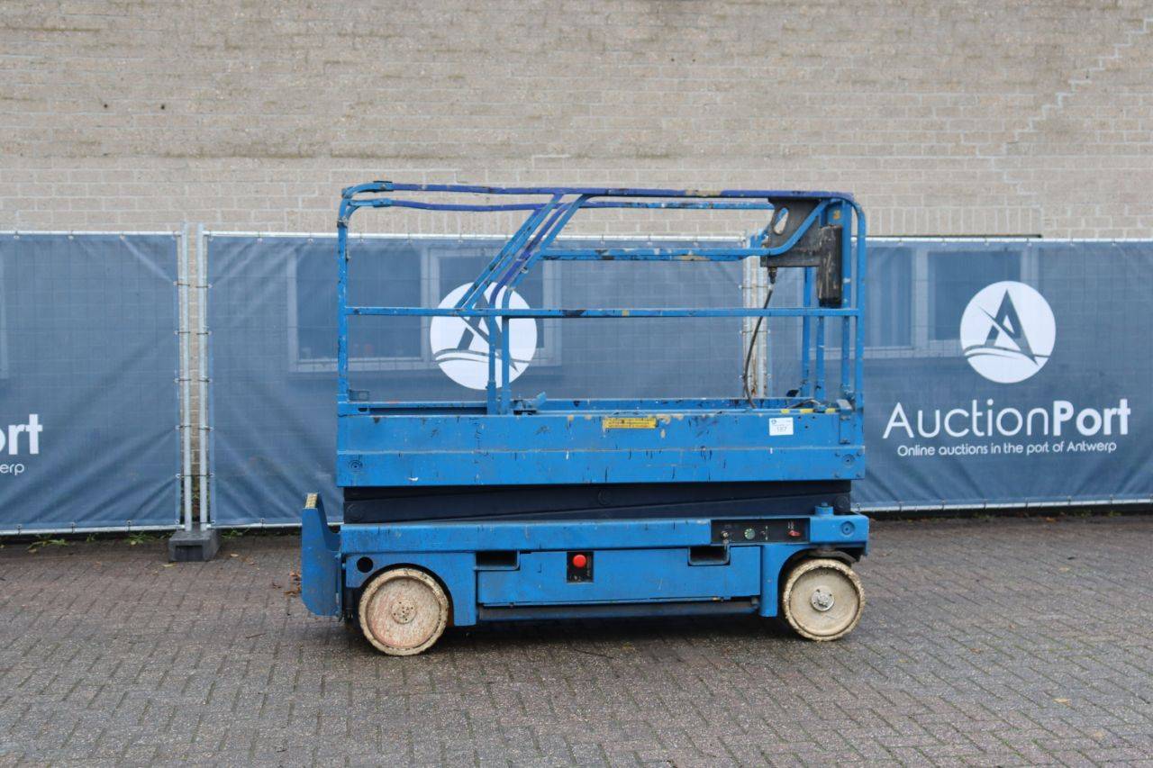 Scissor lift Haulotte Compact 8 Electric 8m 2005