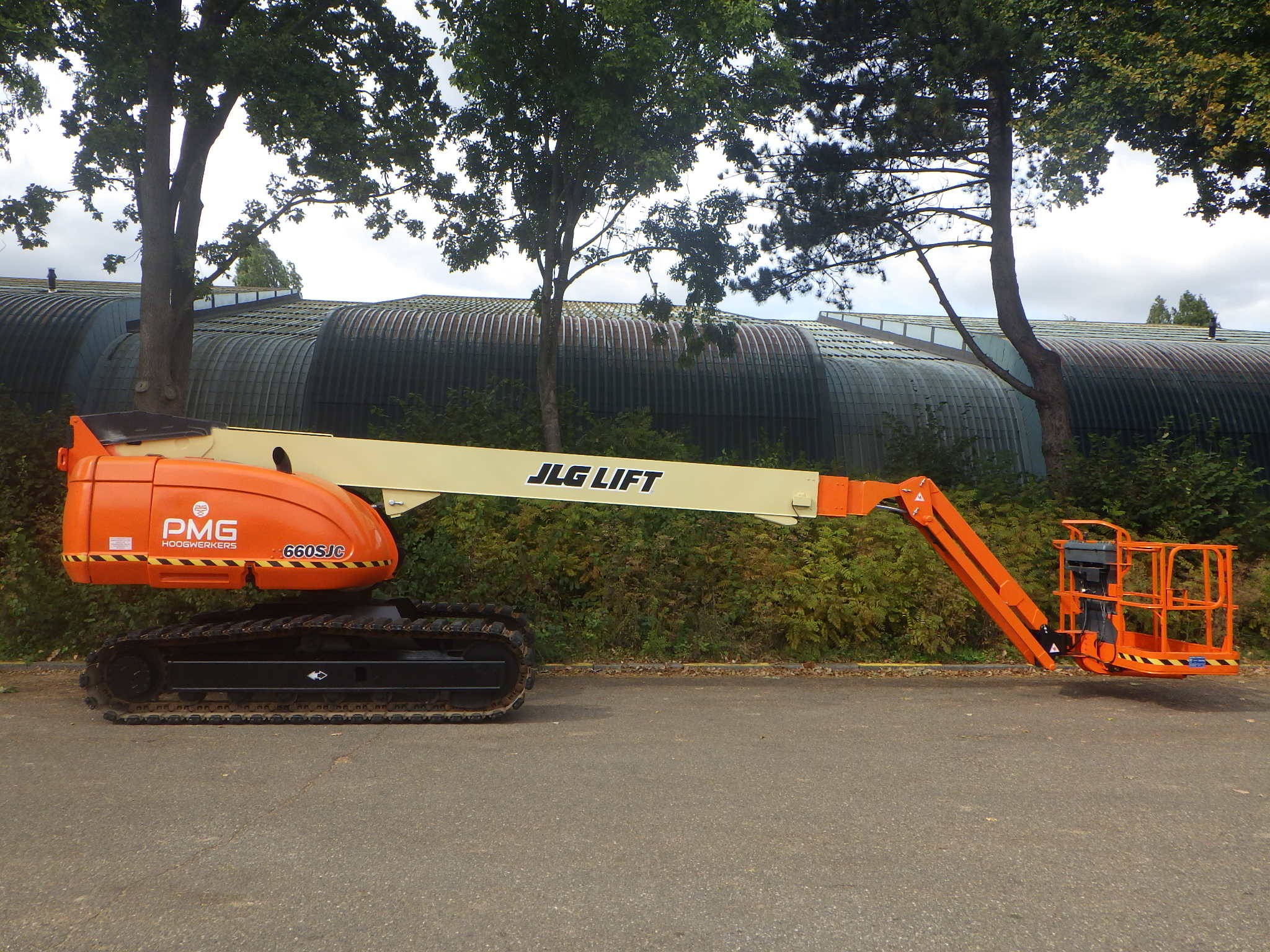 JLG 660SJC Diesel 22.03m Crawler Boom Lift 2011