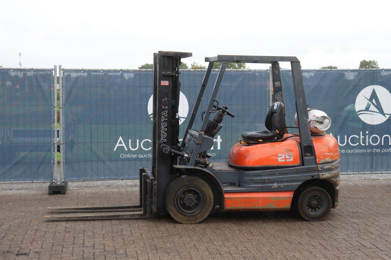 Heftruck Toyota 42 6 FGF 25 LPG 2500kg 4.7m 1996