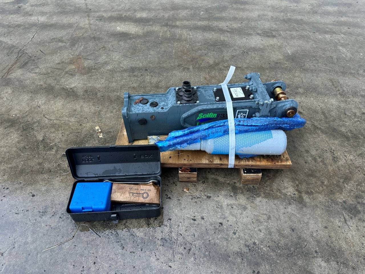 Hydraulic Hammer Sailing 35 2025
