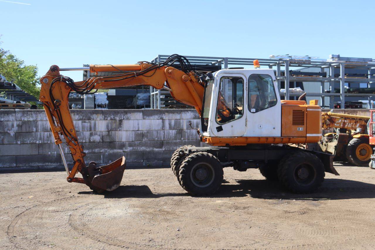 Atlas Diesel Wheeled Excavator
