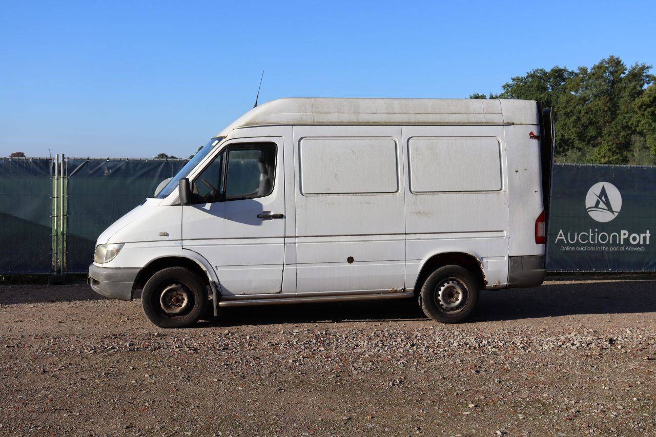 Mercedes-Benz 308 CDI Diesel-Transporter, 82 PS, Baujahr 2003