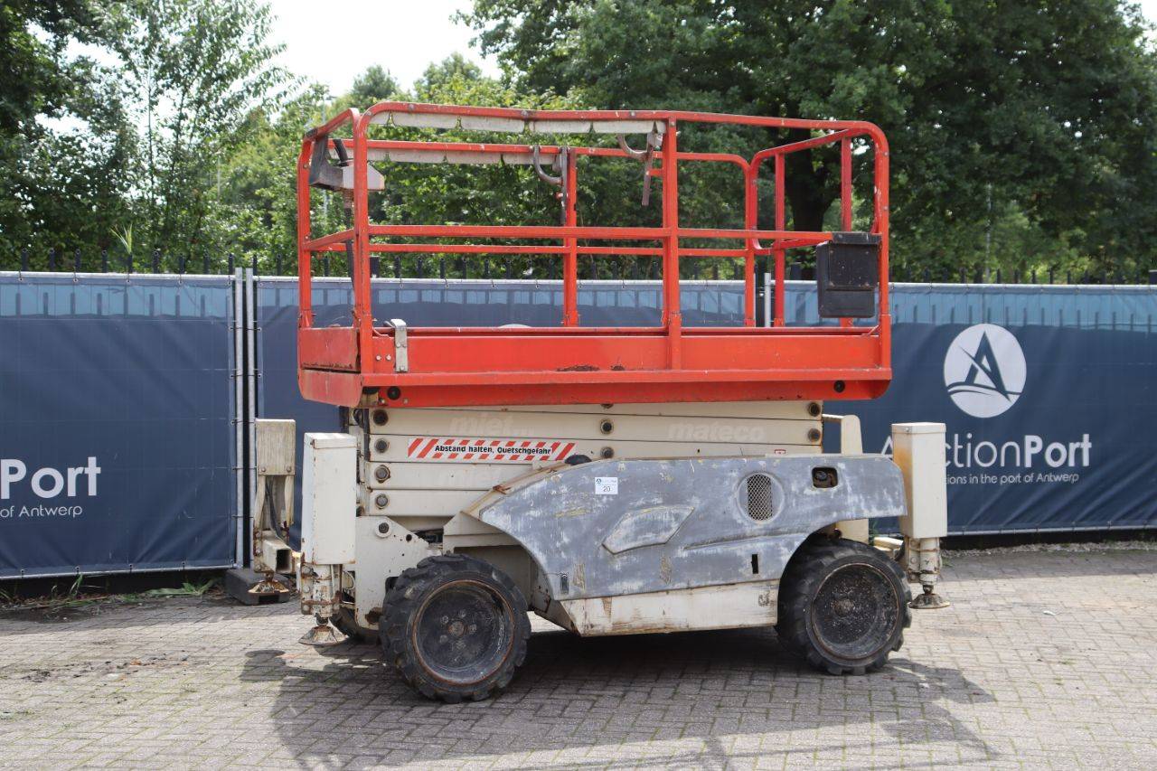 Scissor lift Haulotte Compact 12DX Diesel 12m 2012