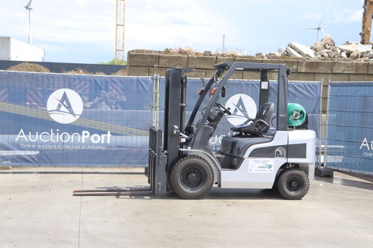 Forklift Nissan EBT-P1F2 LPG 2450kg 3.0m 2013