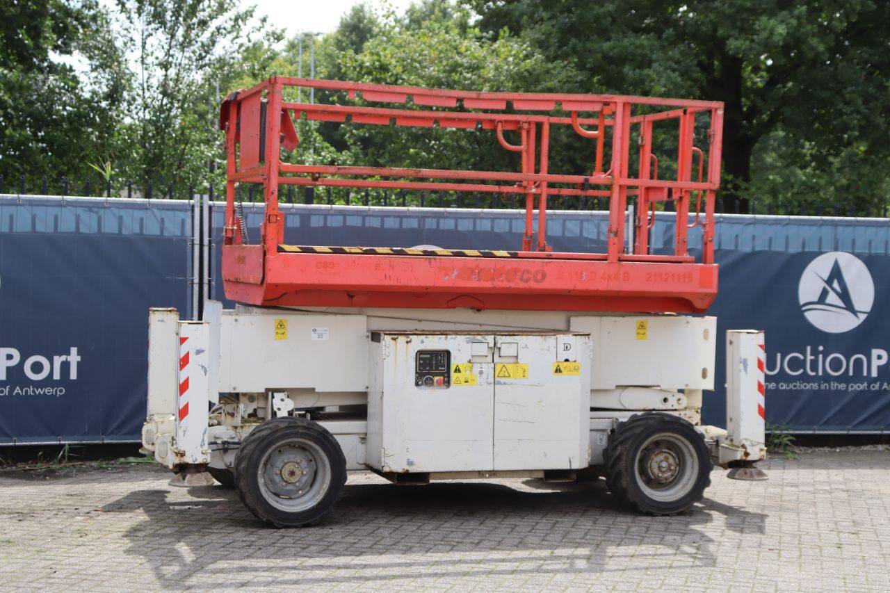 Scissor lift Genie GS-3369 Diesel 12m 2013