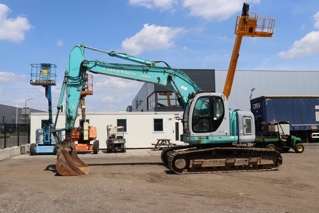 Kobelco SK235SR Diesel 2000 crawler excavator