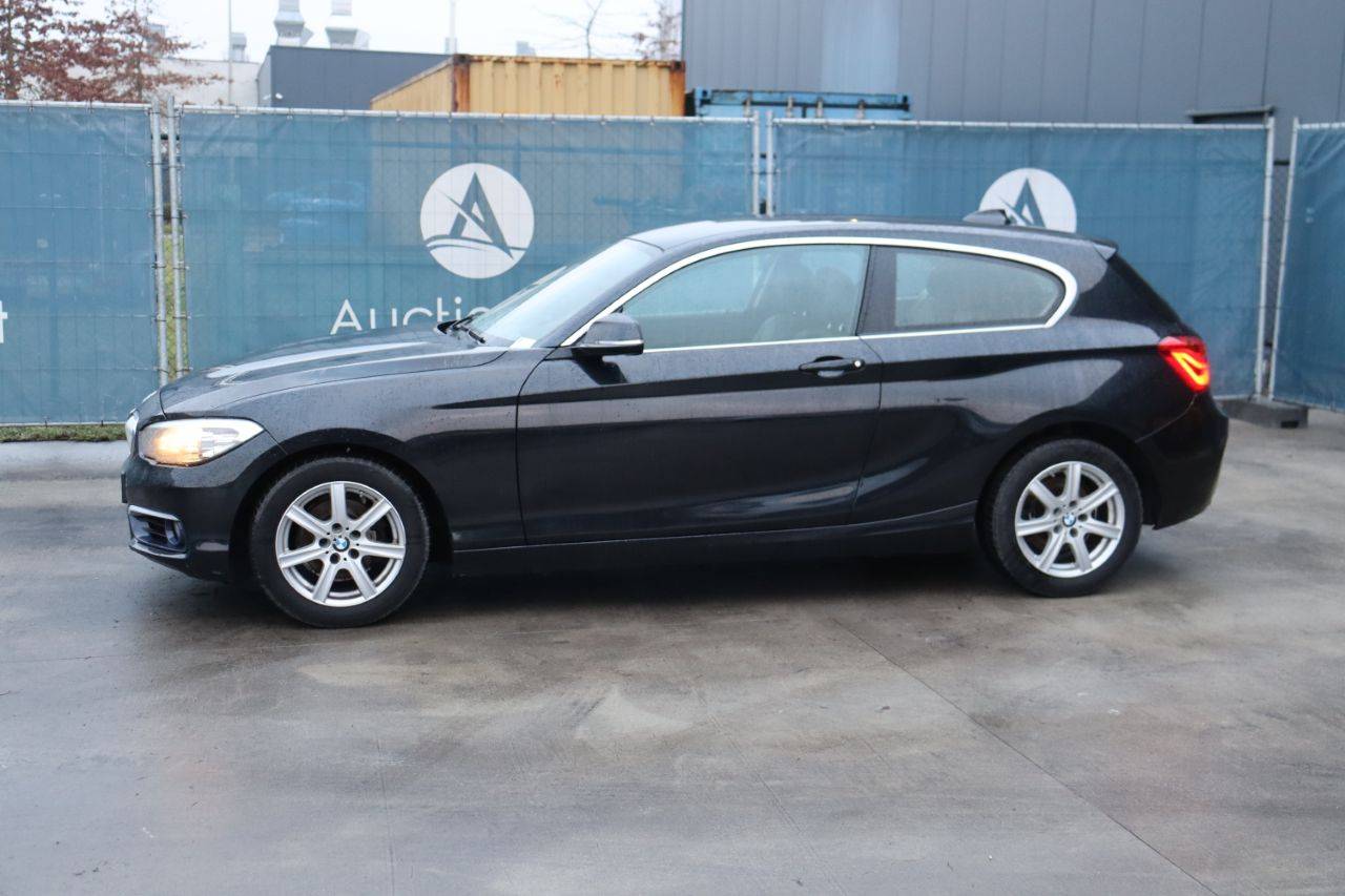 Passenger car BMW 118d Diesel 150 hp 2015