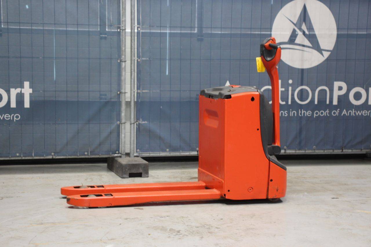 Pallet truck Fenwick-Linde T16 Electric 1600kg 2016