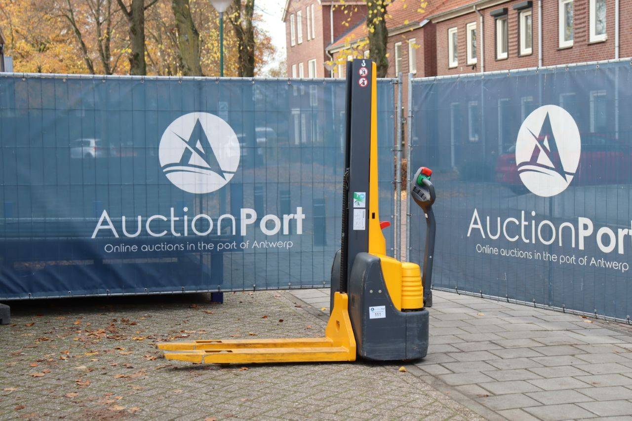 Stacker Jungheinrich EMC 110 Electric 1000kg 1.56m 2008