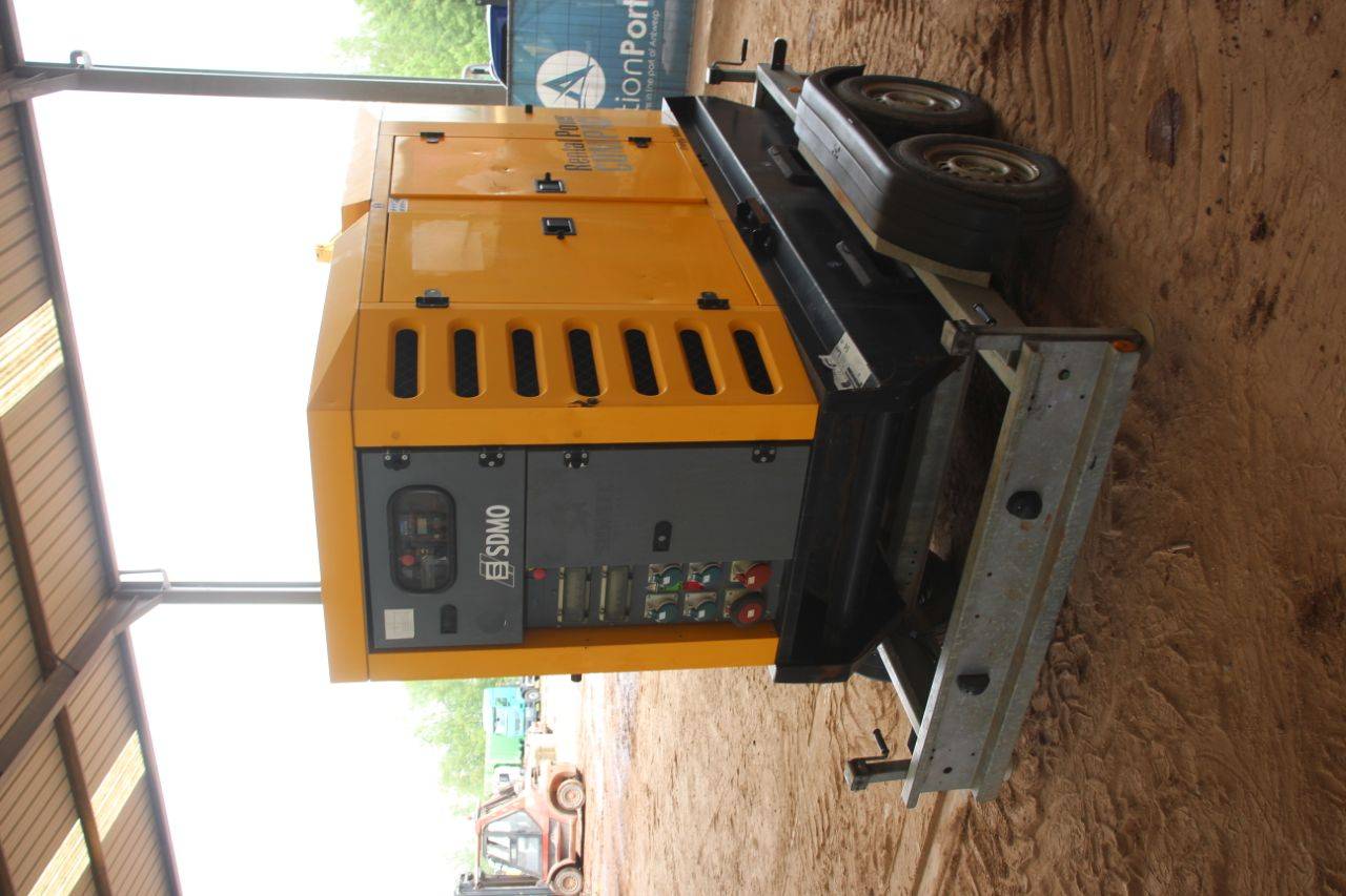 Generator SDMO R110C3 Diesel 2015 100kVA op Aanhangwagen veili...