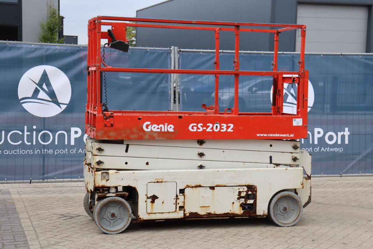 Scissor lift Genie GS-2032 Electric 8m 