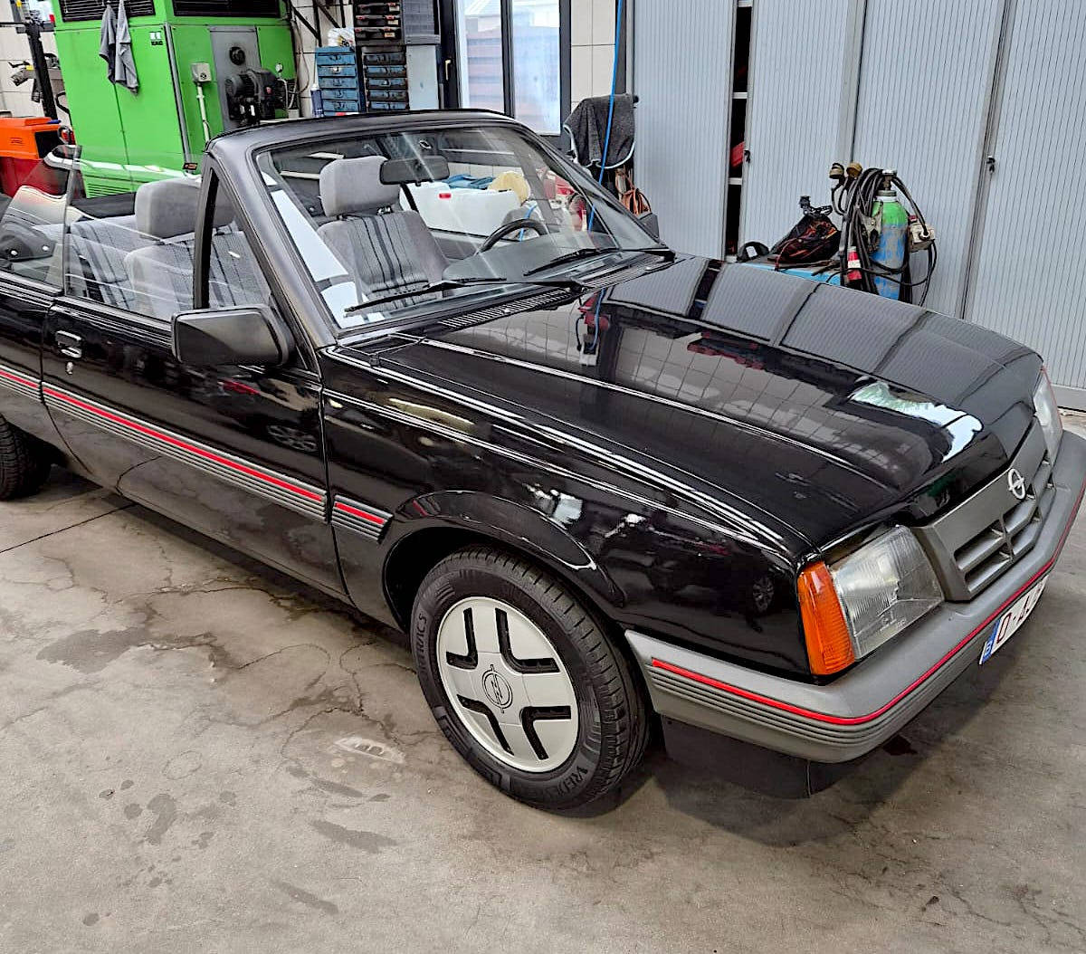 Opel Ascona Cabriolet 1.8i (limited edition) Petrol 85kW 1986