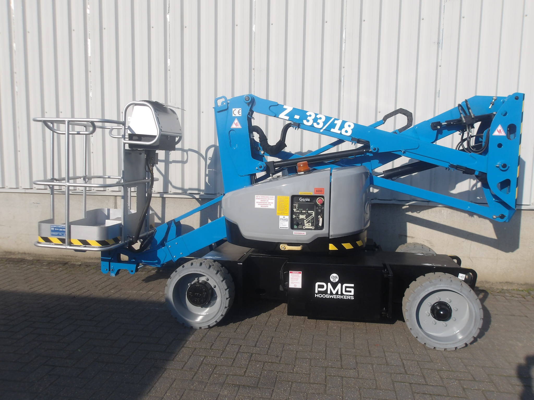 Genie Z-33/18 Articulated Boom Lift 12m Electric 2015