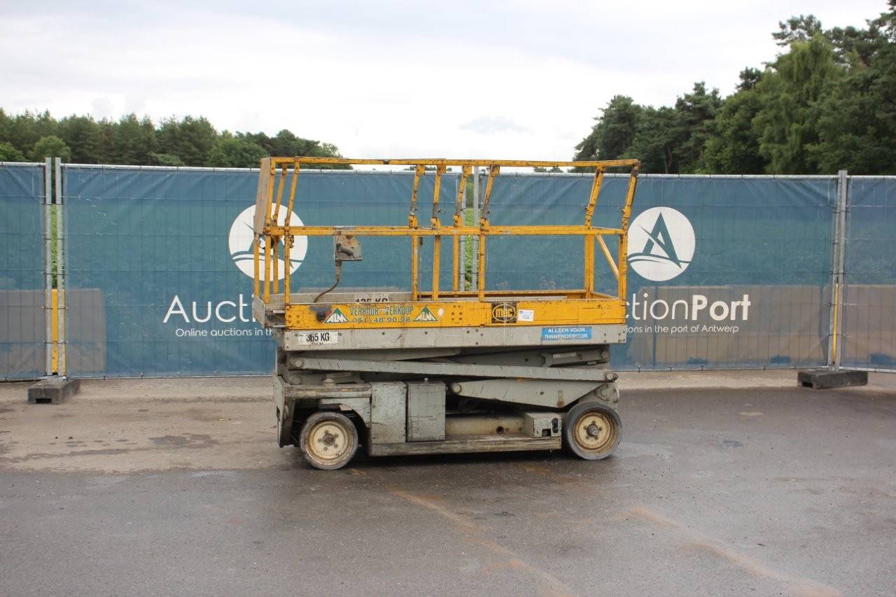 Scissor lift Venfay Holland 2033 Electric 1997