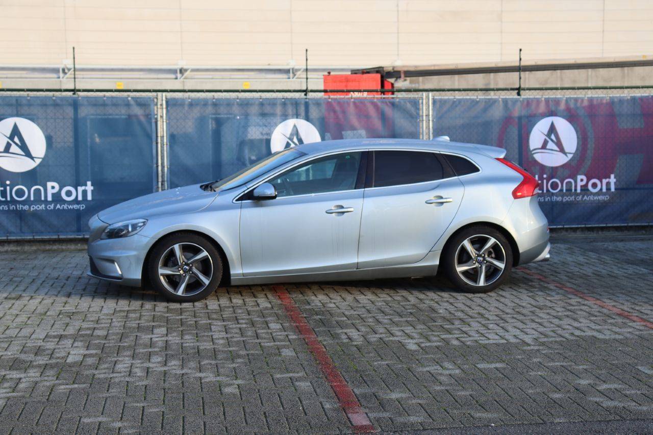 Passenger car Volvo V40 Diesel 115 hp 2015 (Margin)