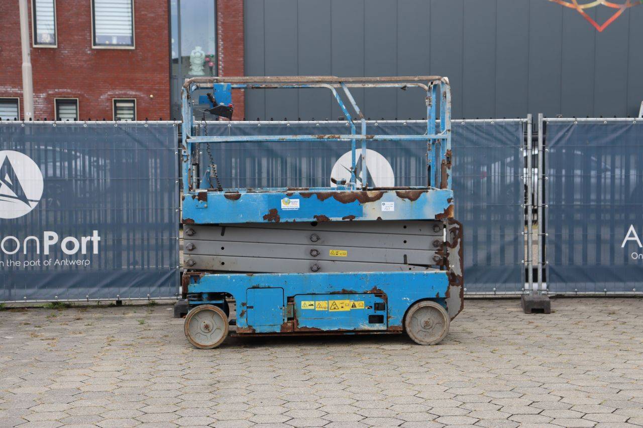 Piattaforma a forbice Genie GS-2646 elettrica, 9,92 m, anno 2013