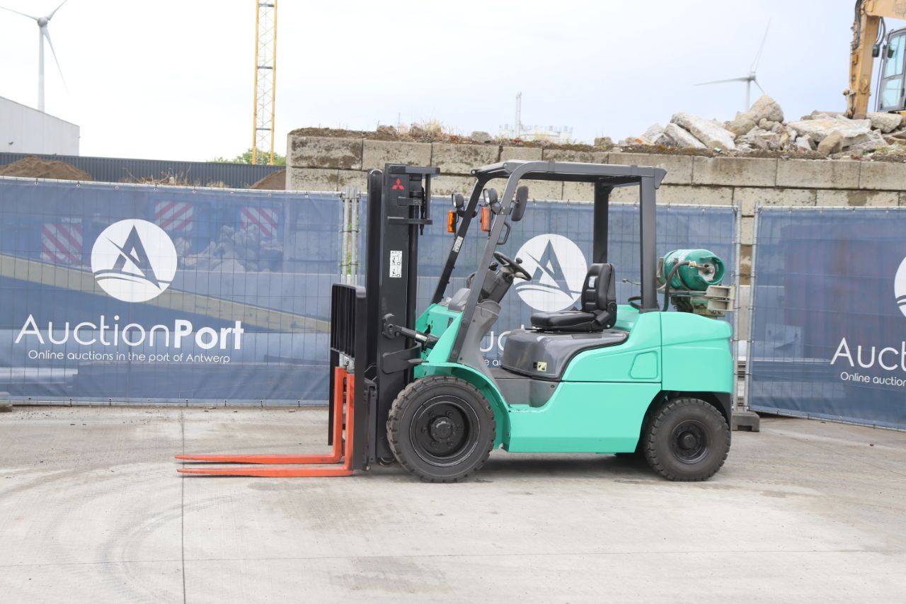 Forklift Mitsubishi FG30T LPG 3000kg 3.03m 2004