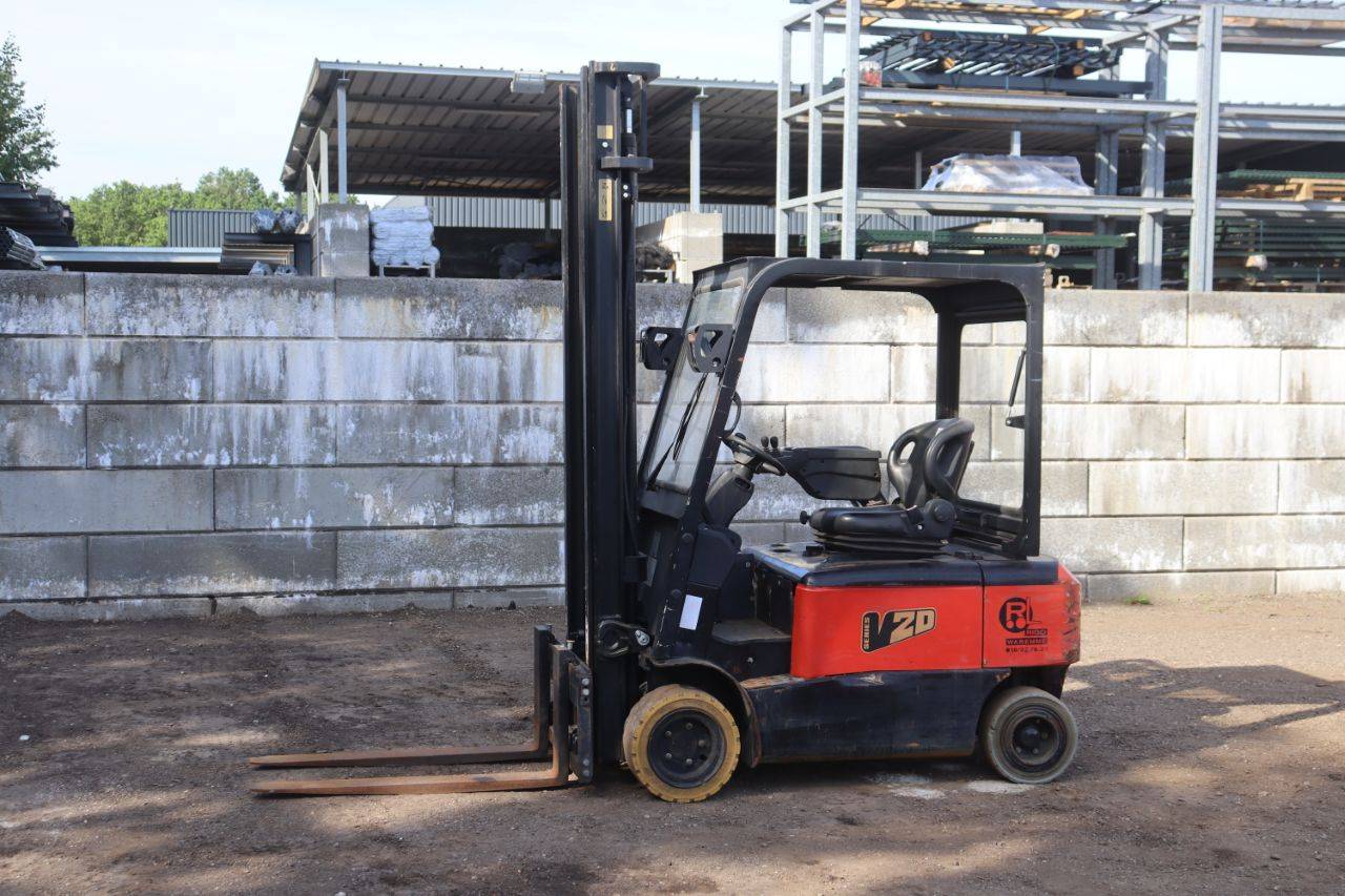 Carrello elevatore elettrico EP