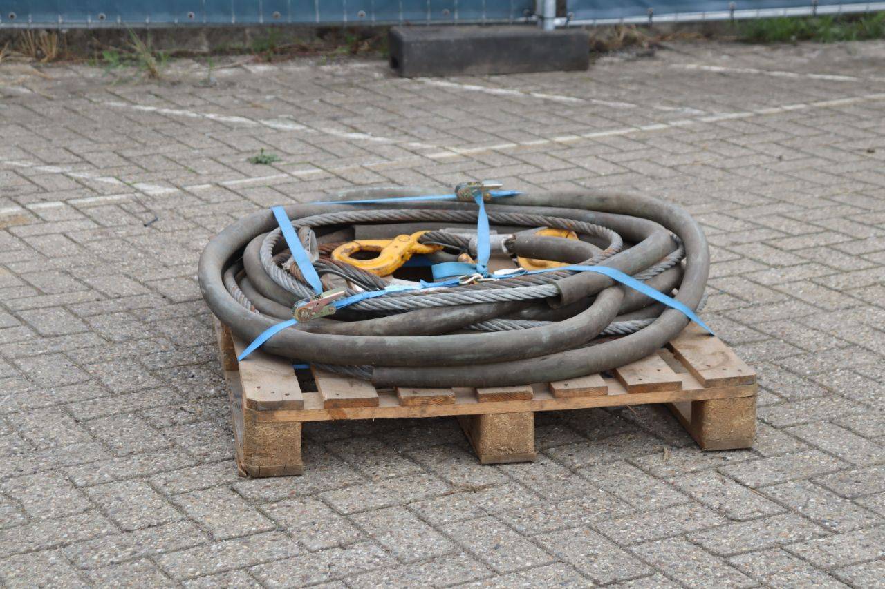 Lot of Cables (4x)