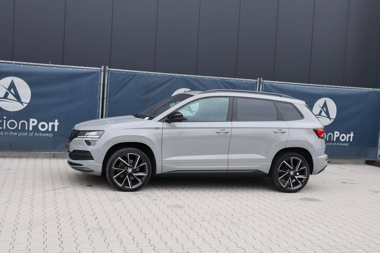 SUV Skoda Karoq Sport Line Petrol 150hp 2021