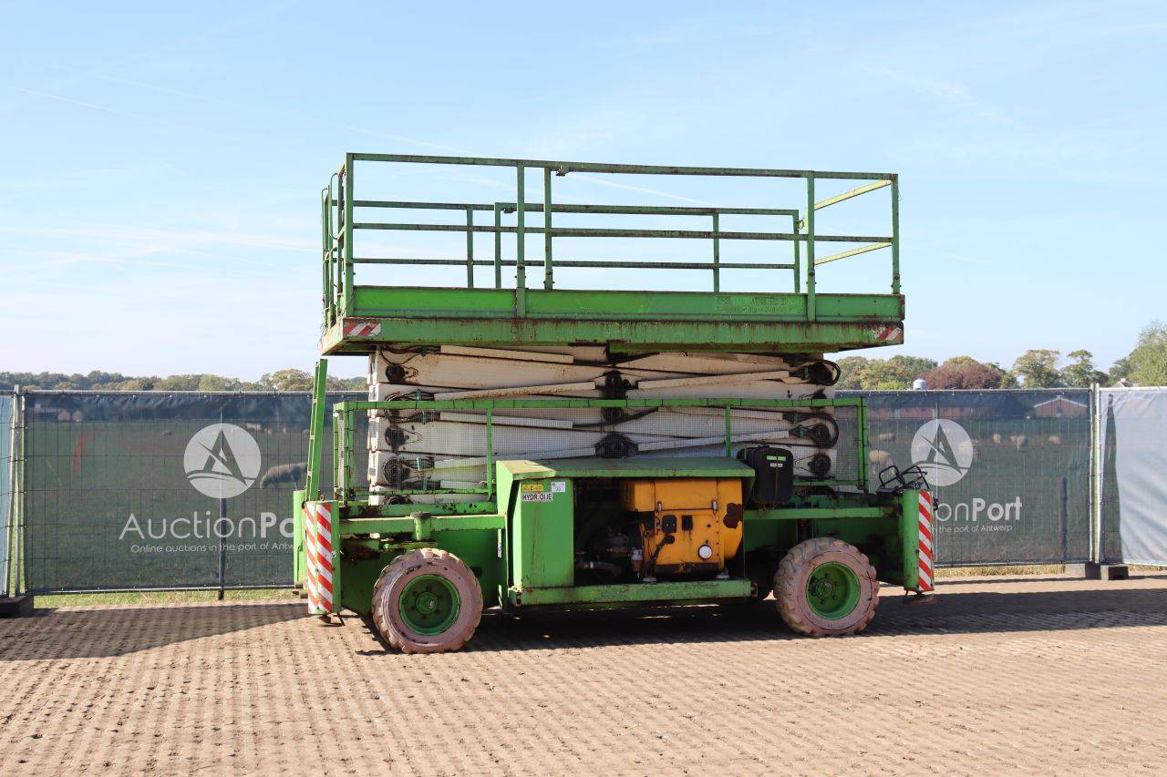 Nacelle élévatrice à ciseaux Holland Lift Combistar B-195DL Diesel 21,5 m 2006
