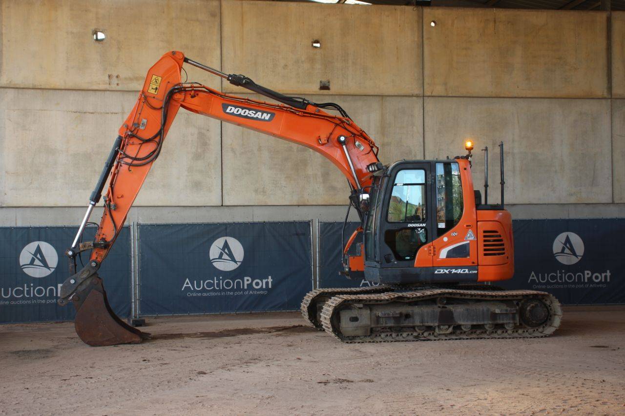 Doosan DX140LCR-5 Diesel Crawler Excavator with GPS System 2017