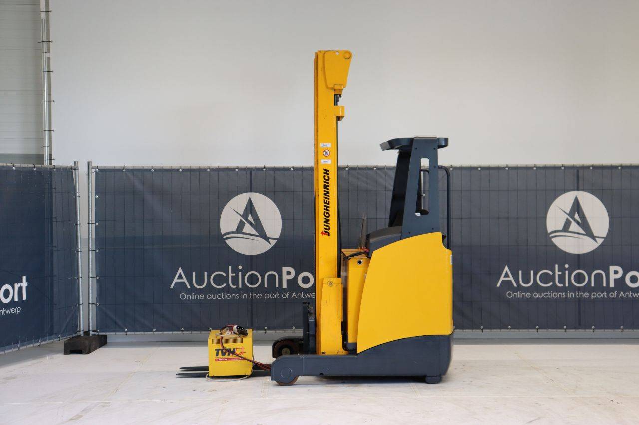 Jungheinrich ETV 110 Elektro-Schubmaststapler 1000 kg 7,1 m