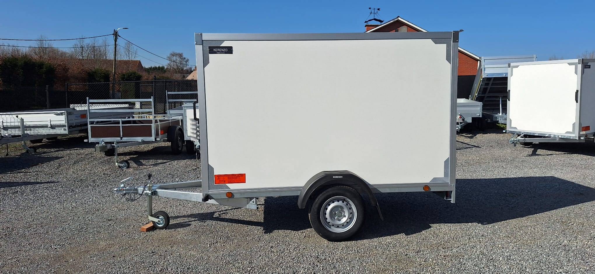 Gesloten aanhangwagen Kerenzo Enclosed Cargo Trailer