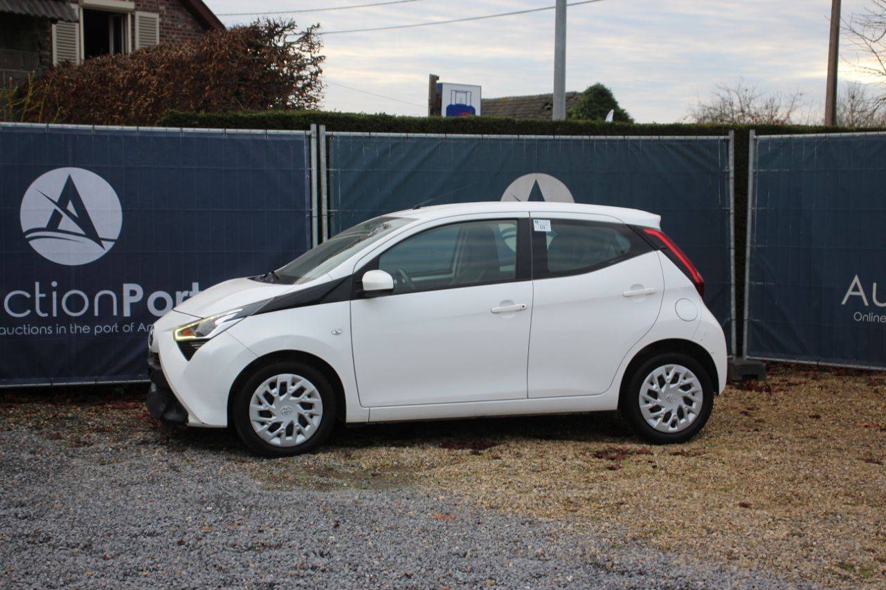 Passenger car Toyota AYGO Petrol 2021