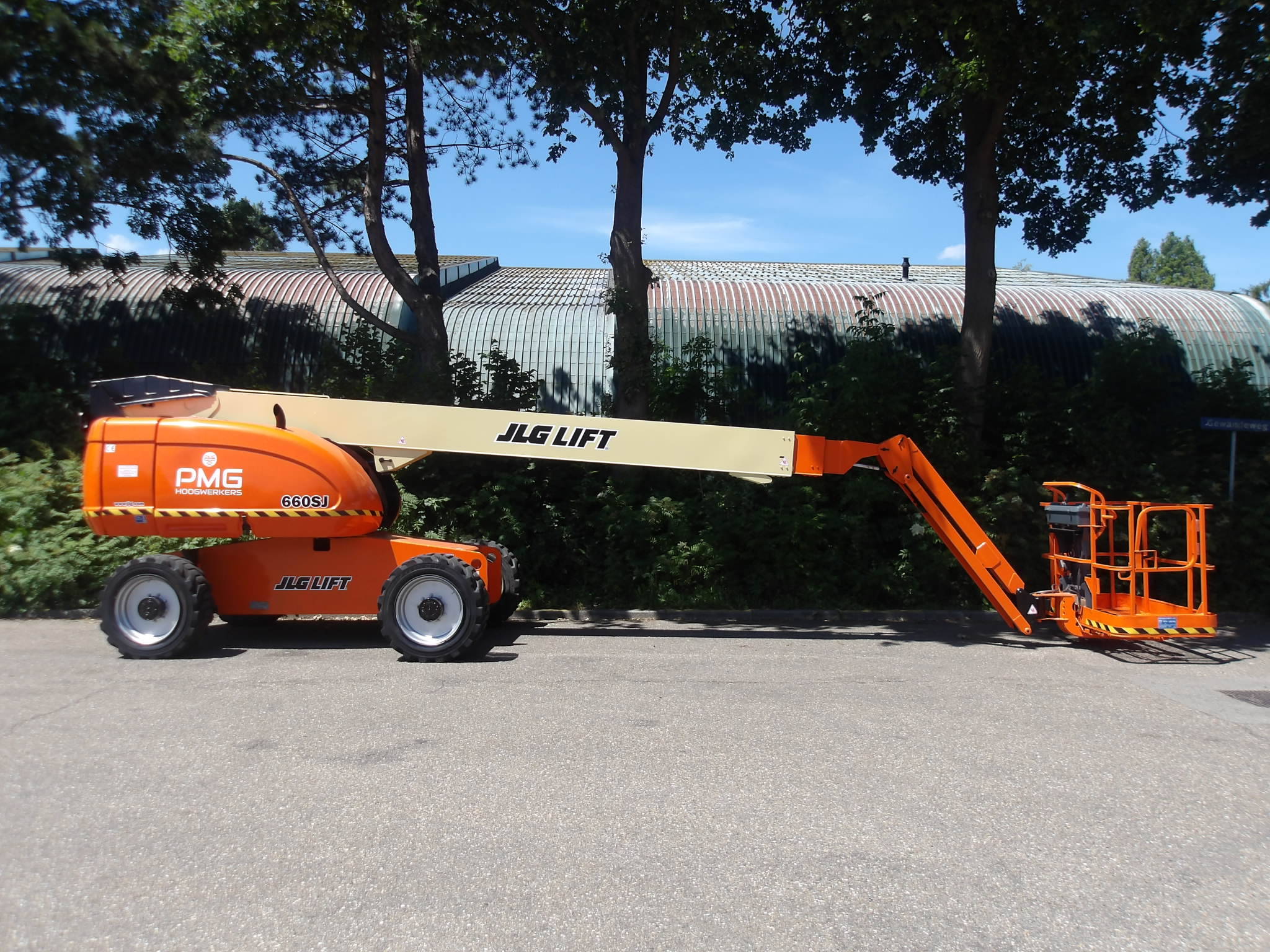 Telescopic boom lift JLG 660SJ Diesel 21.80m 2012