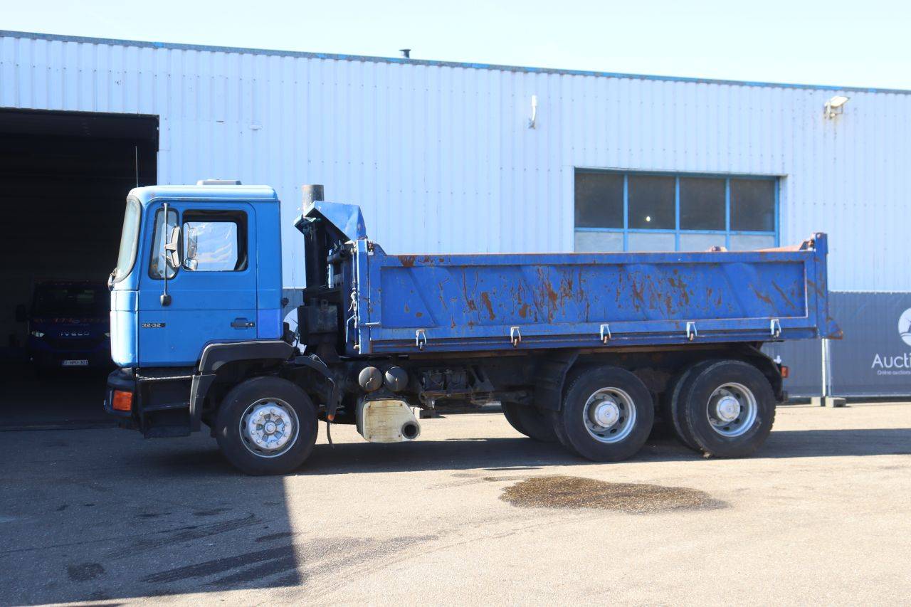 Flatbed (truck) MAN F90 Diesel