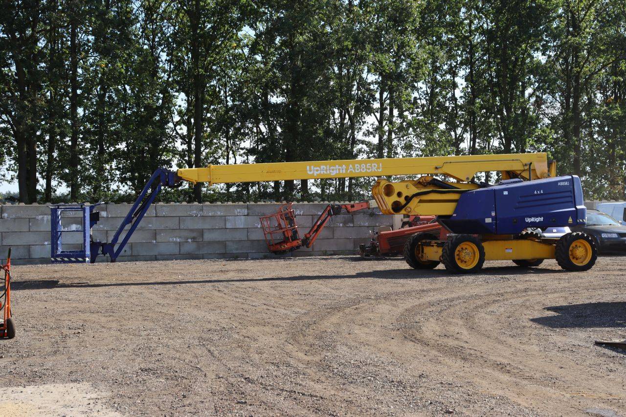 Piattaforma aerea telescopica articolata Snorkel AB-85RJDZ Diesel 272 kg 27,7 m 2008