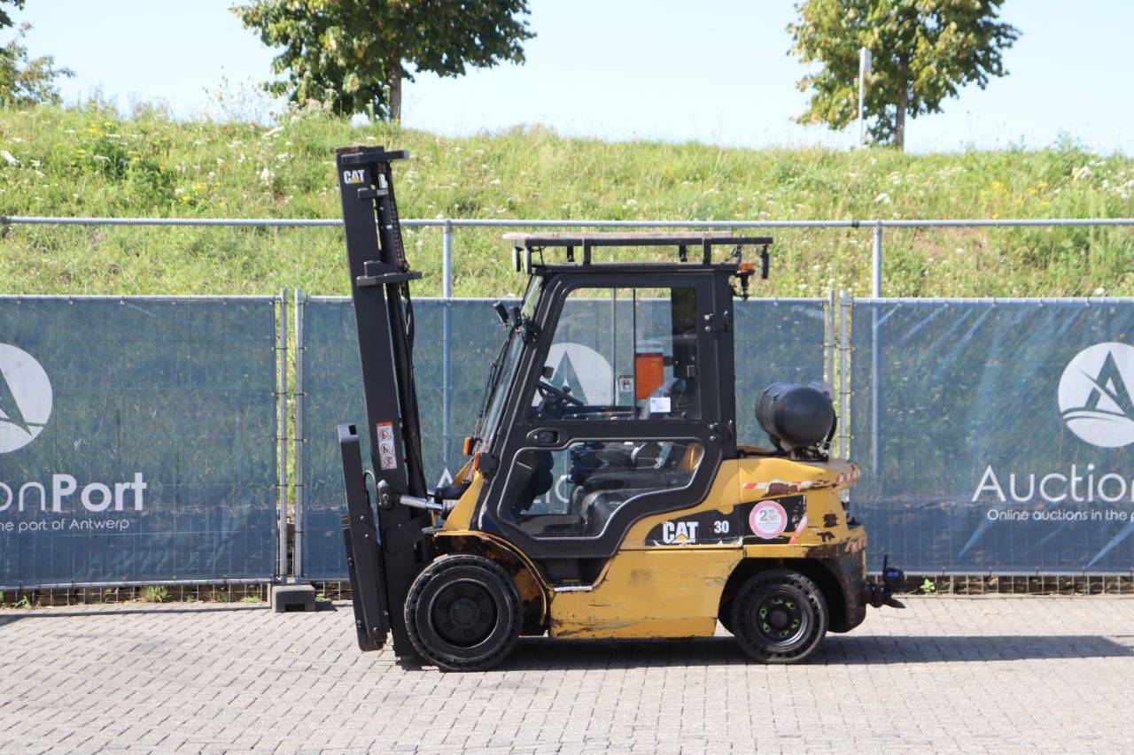 Forklift Caterpillar 30 LPG 3000kg