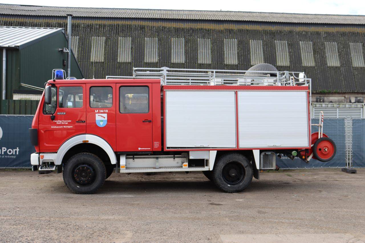 Camion de pompier Mercedes-Benz 1222 AF Diesel 216 ch 1989