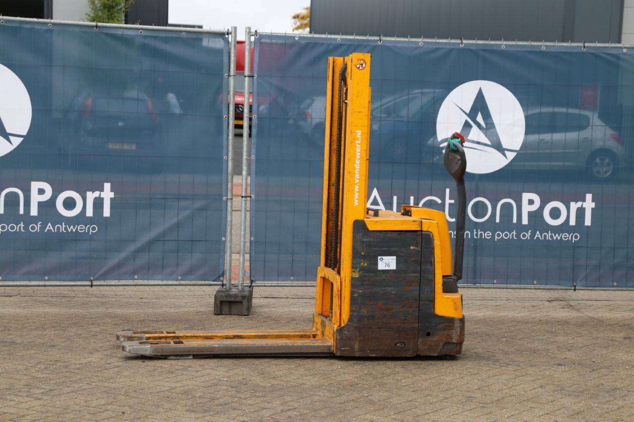 Stacker Jungheinrich EJD 220 Electric 1000kg 2.56m 2013