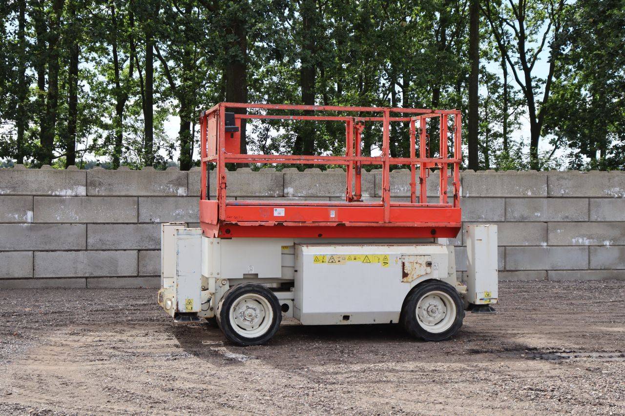 Sollevatore a forbice Genie GS-2668 Diesel 567 kg 9,9 m 2011