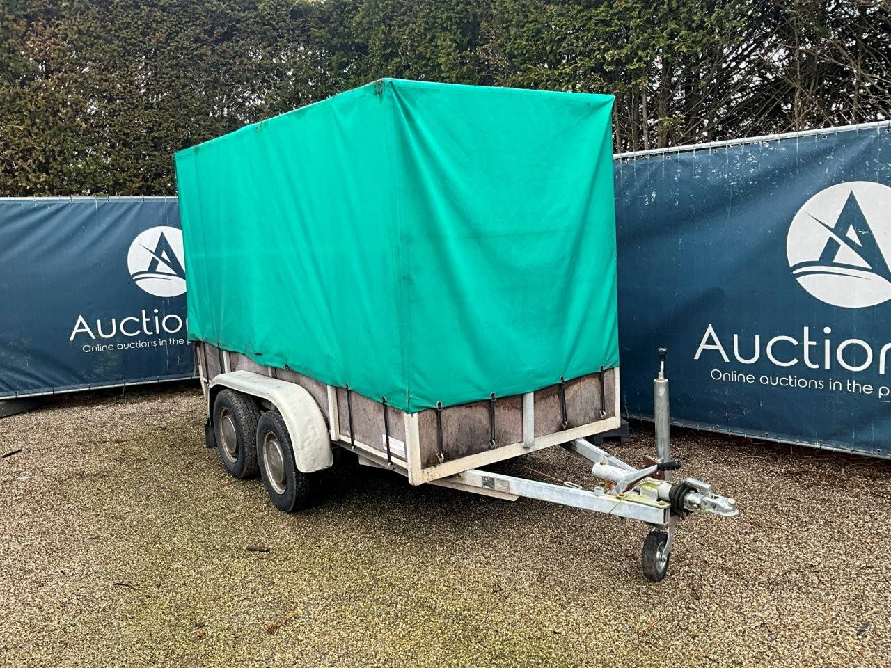 Covered wagon Hapert 2000kg 301x130x178cm