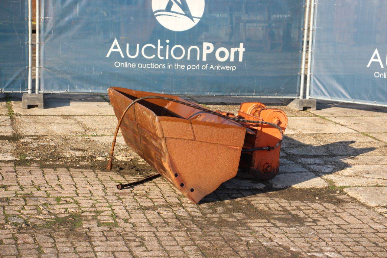 Hydraulic tilting bucket 1.90m