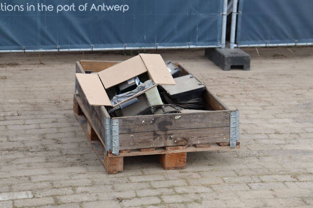 Lot of various loads + pump Wilo